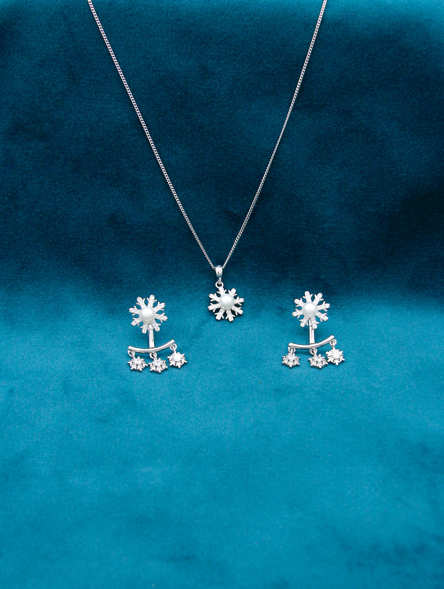 Trinity Radiance Pendant Set