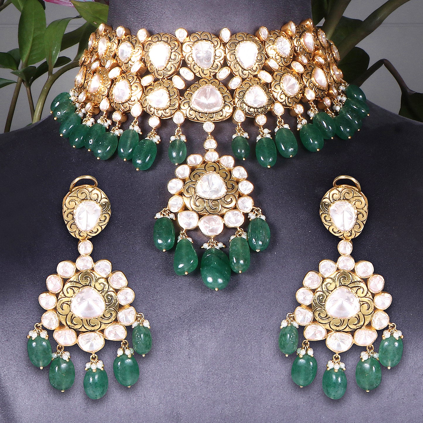 Elegant Emerald and Gold Necklace with Matching Earrings