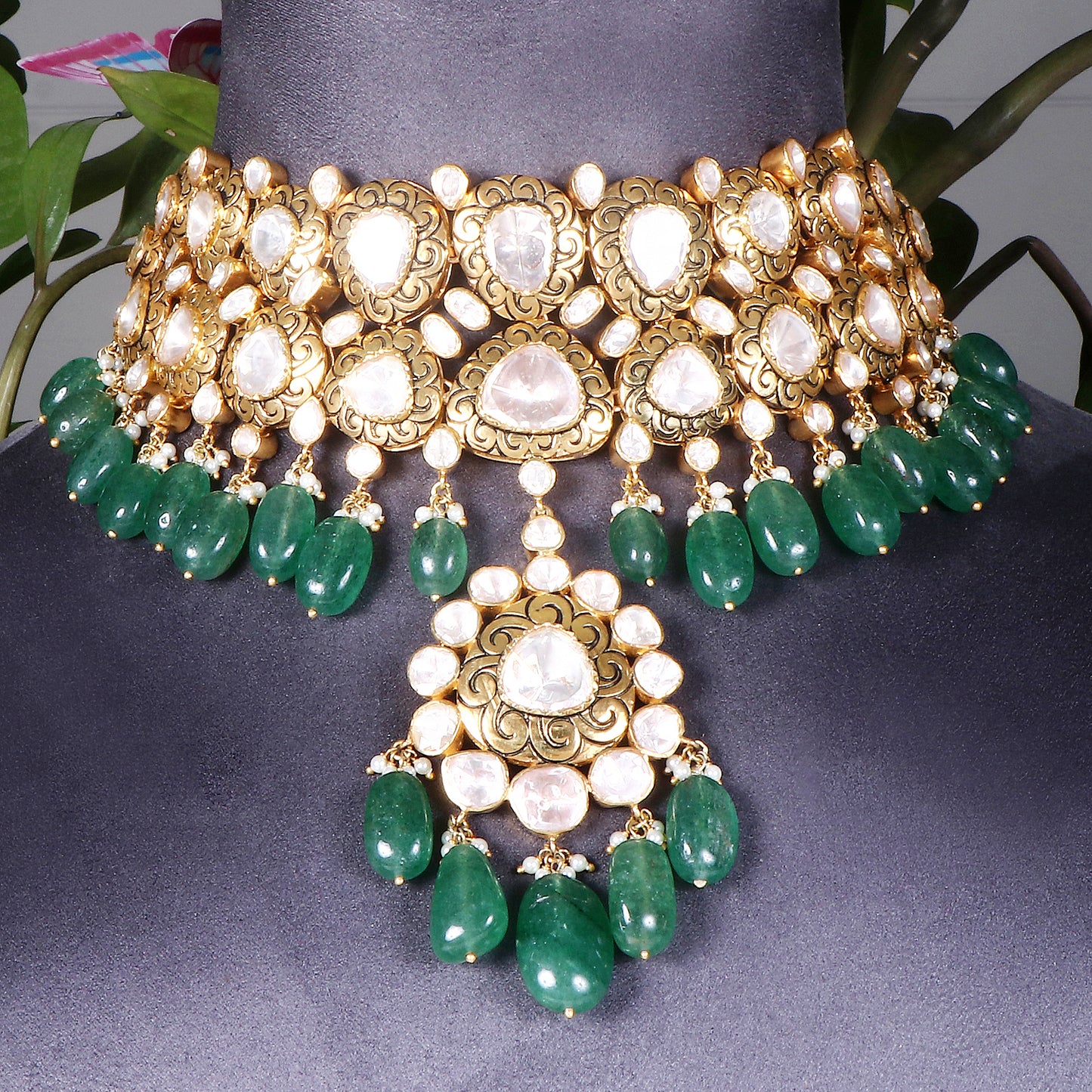 Elegant Emerald and Gold Necklace with Matching Earrings